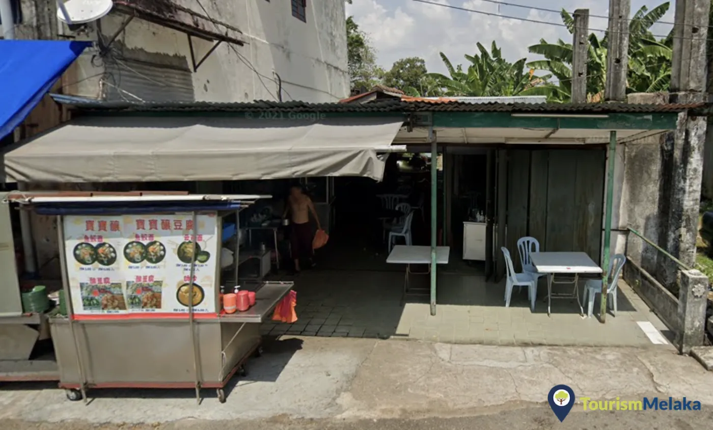 Low Roof Hee Kiaw Mee Stall