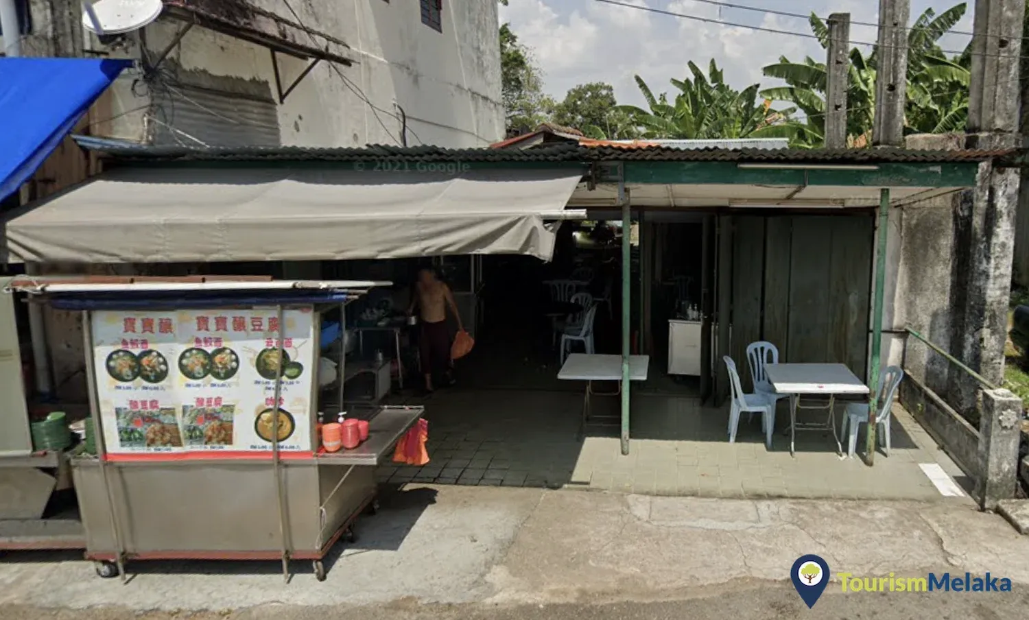 Low Roof Hee Kiaw Mee Stall